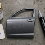 Peinture retouche auto : stylo teinte, vernis et micro-rayure sur voiture