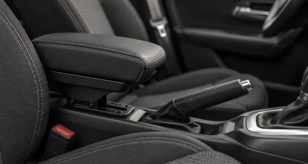 Accoudoir voiture : le modèle spécifique ou l&rsquo;universel, et les 4 vérifications avant d&rsquo;acheter